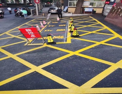 许昌许昌厂区划线，园区停车场划线，车库标识标线